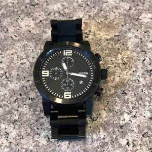 Nixon DODGE the ride